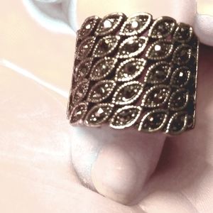 Stunning Silver Marcasite ring